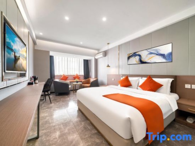 Standard Double room with city view