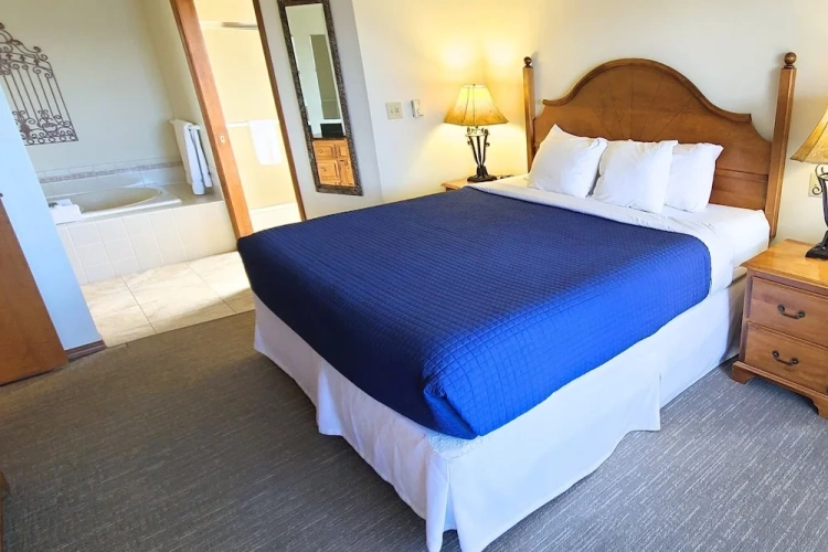 2 Bedrooms Standard Quadruple room with water view