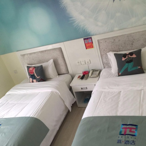 Standard Twin room with city view