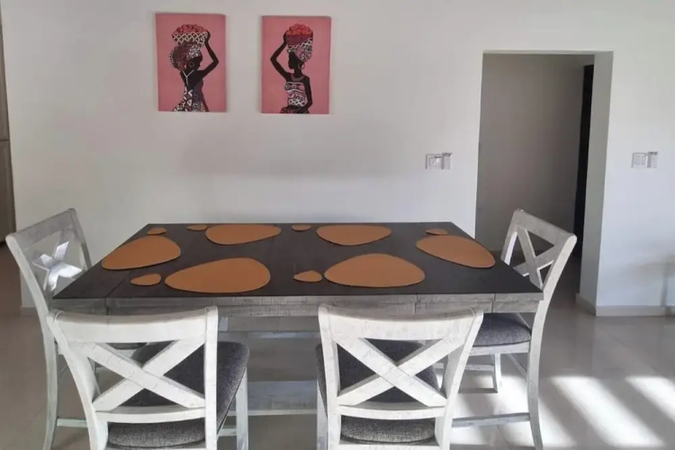 Condo With Pool - Sleeps 8 & bbq Facilities