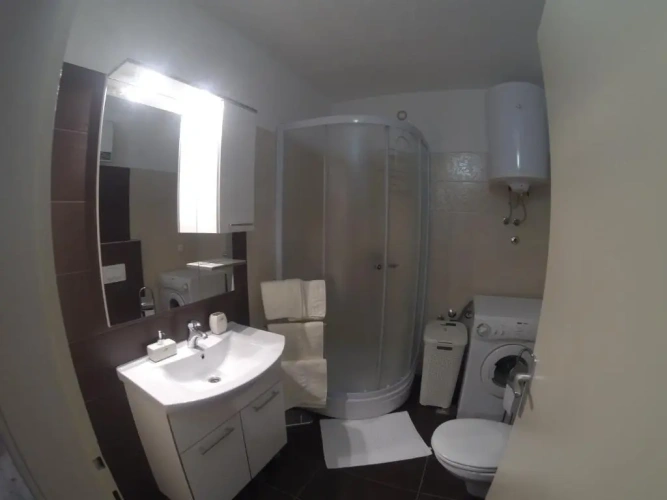 3 Bedrooms Apartment