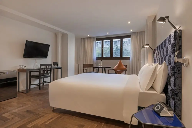 Standard Basement room