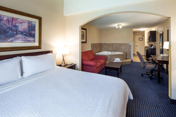 Holiday Inn Express Hotel & Suites Edson by IHG