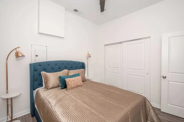 Covington Charm 202