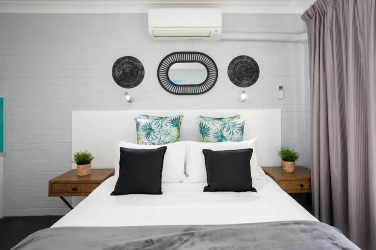 Batemans Bay Studio Escape With Lush Vista