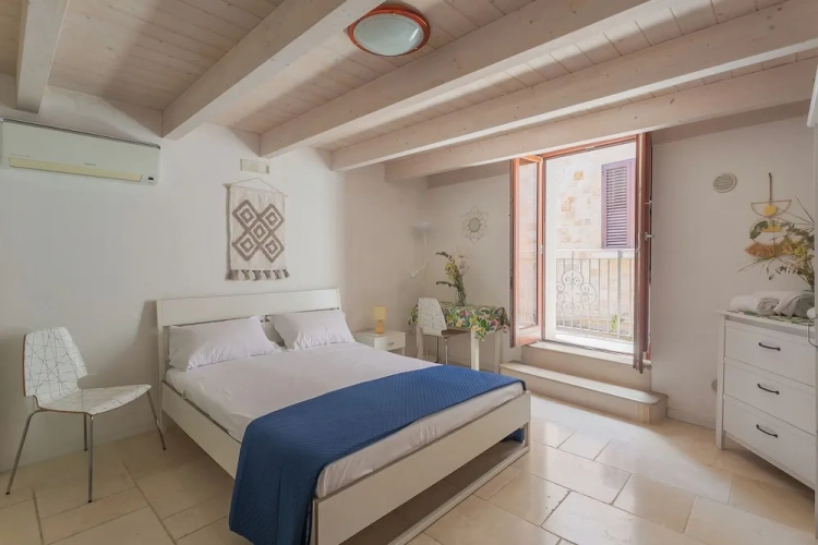Business room with balcony