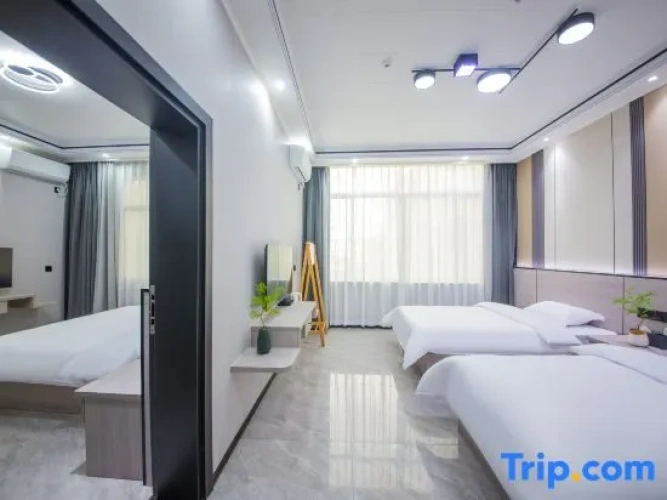 2 Bedrooms Triple Family Suite