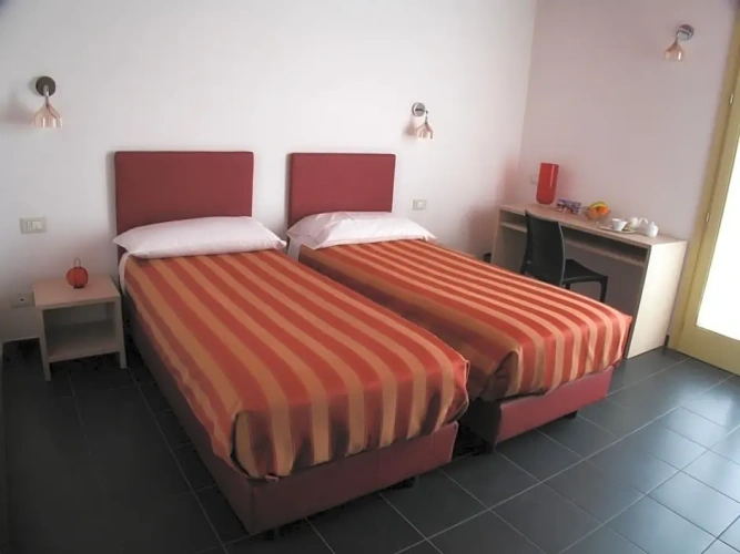Standard Twin room with balcony