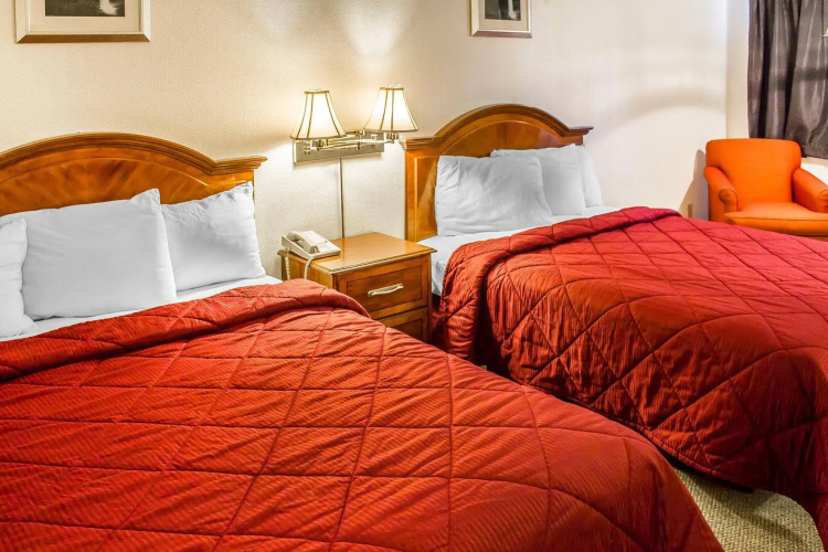 Rodeway Inn & Suites