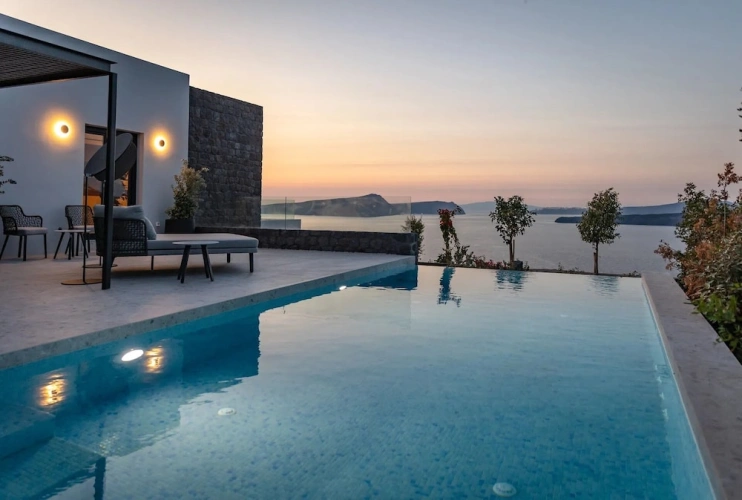 1 Bedroom Suite with mountain view