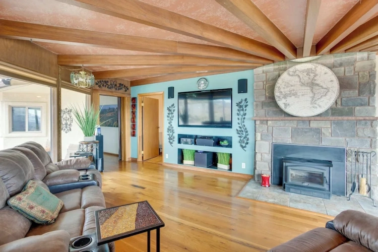 4 Bedrooms Cottage