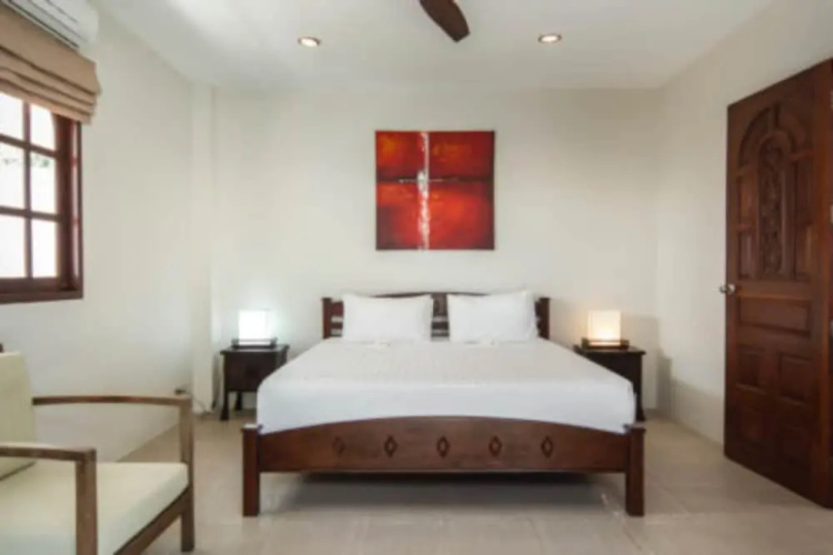 3 Bedroom Pool Villa 20 seconds from Samrong beach front