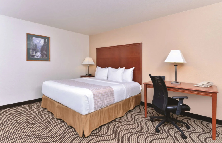 Sandpoint Hotel & Suites Downtown