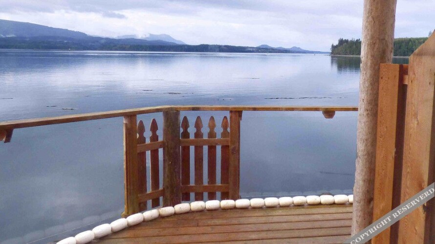 Seine Boat InnOver view