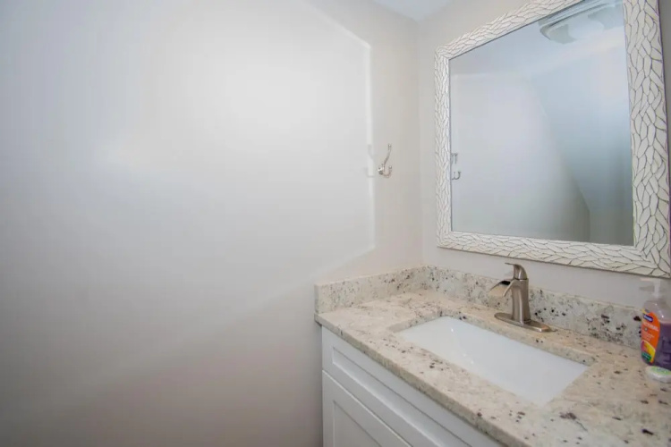 647 New Haven