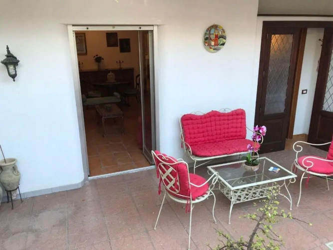 2 Bedrooms Cottage