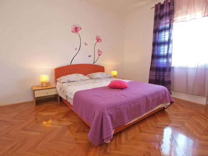 Apartments Mihatović