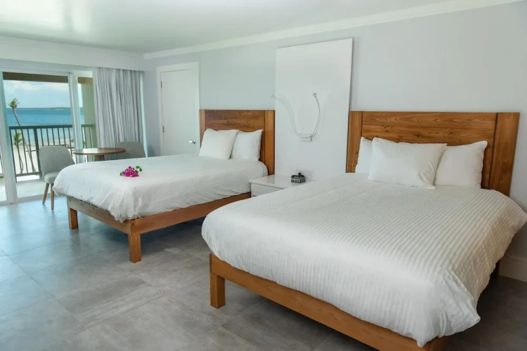 Deluxe Quadruple room with balcony