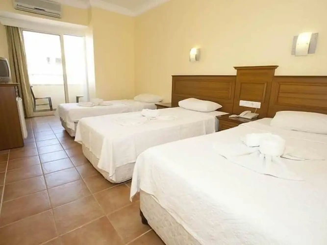 Standard Triple room