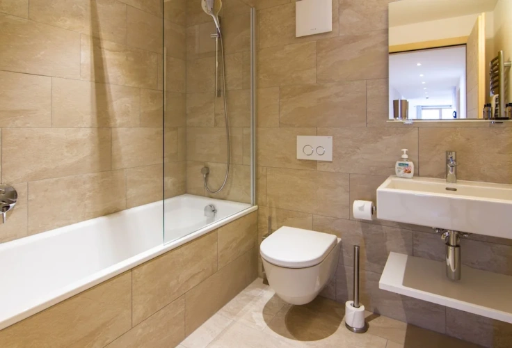 3 Bedrooms Apartment