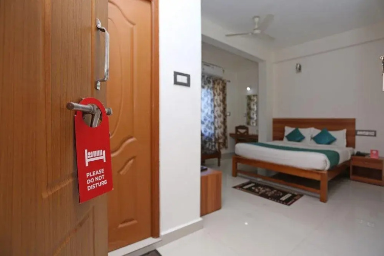 Hotel Le Comforts By OYO Rooms