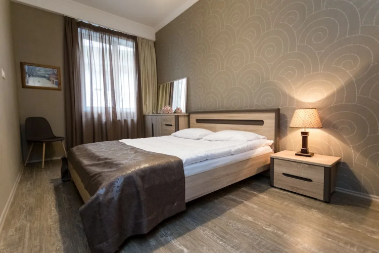 Falcon Apartments - Metekhi