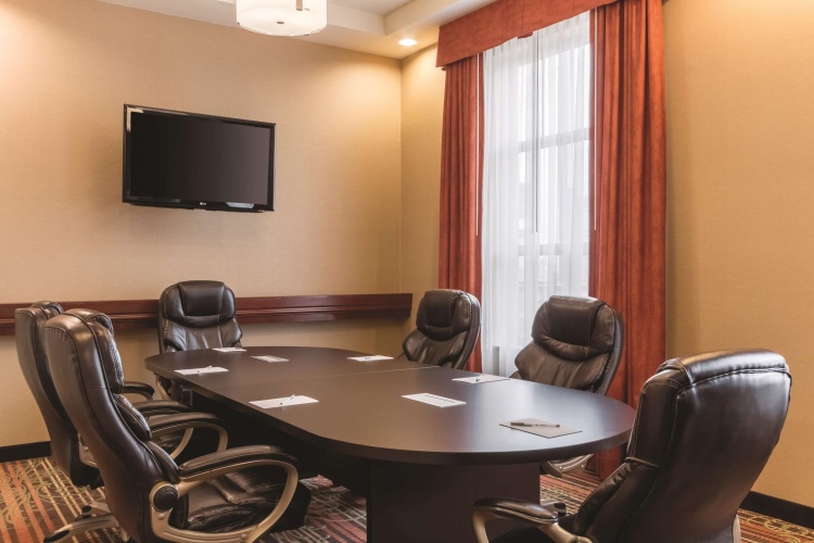 Hampton Inn by Hilton Edmonton South photo 18
