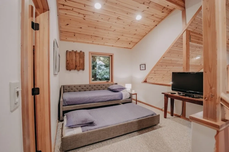 2 Bedrooms Villa
