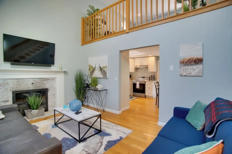 3 Bedrooms Cottage with balcony