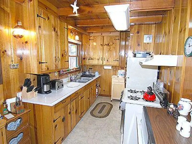 1207 Omalley Drive by RedAwning