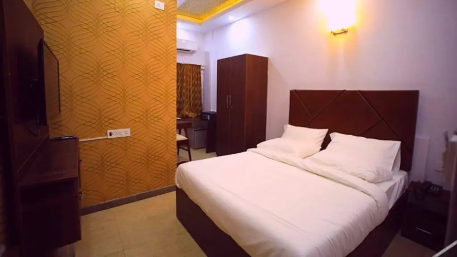 Domus Regency by ShriGo Hotels