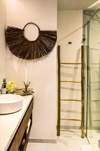Because Location Really is Everything Gorgeous Penthouse With Fast Beach Access and Free Shuttle to the Beach Club