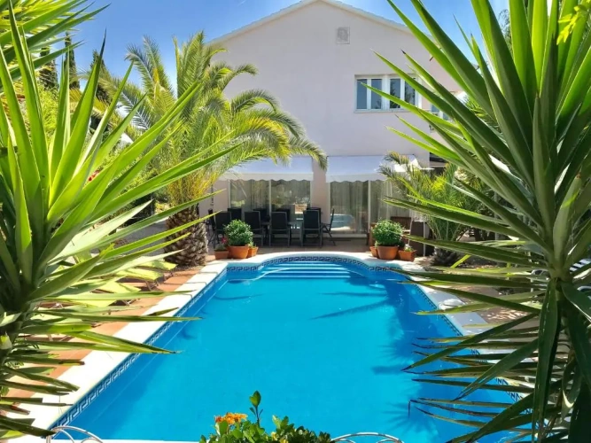 2 Bedrooms Cottage
