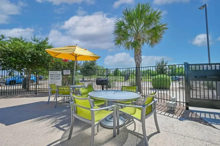 Landing Apartments Austin - Lockhart
