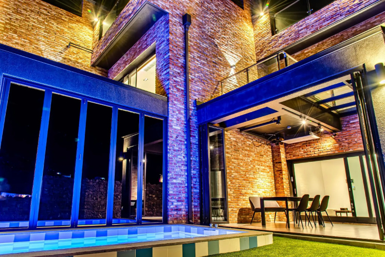 Oceanbrick Pool Villa