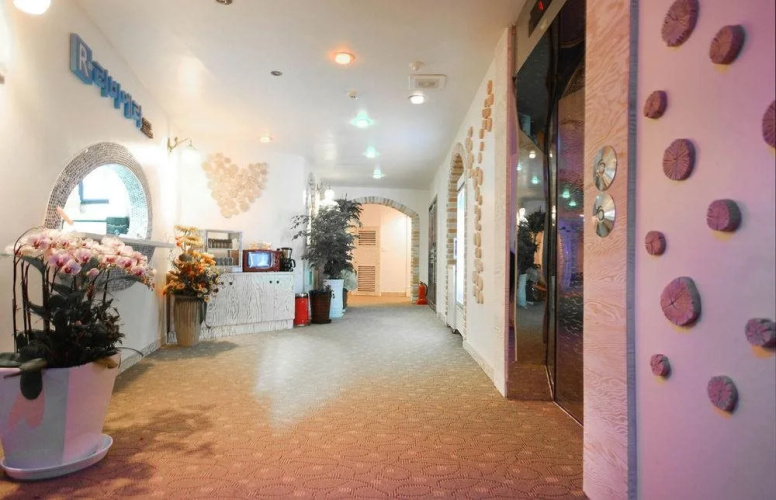 Riviera Motel