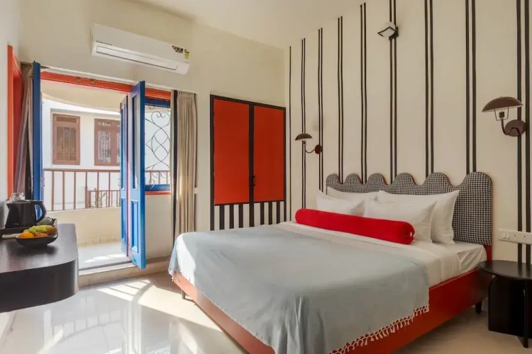 Deluxe Double room with balcony and with city view