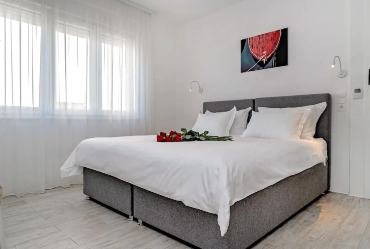 Deluxe Double room with city view