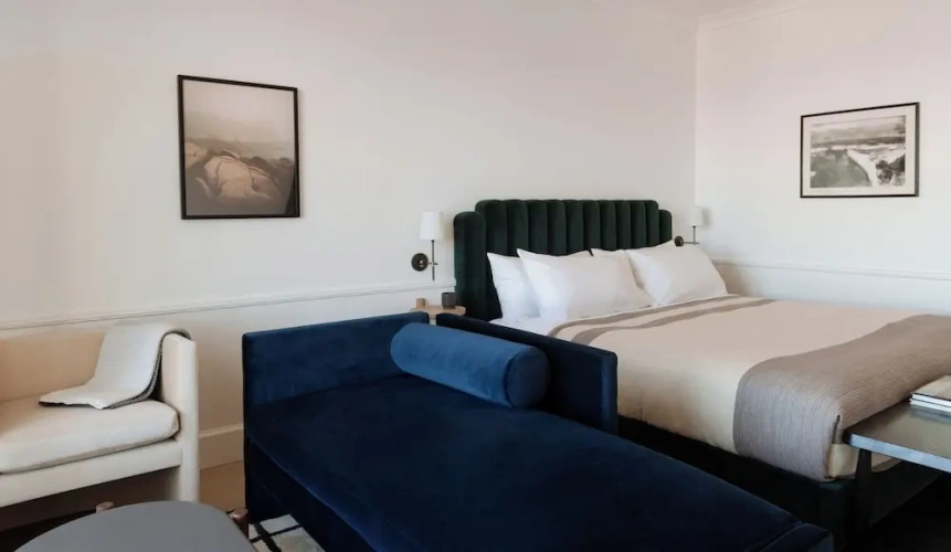 Grand room