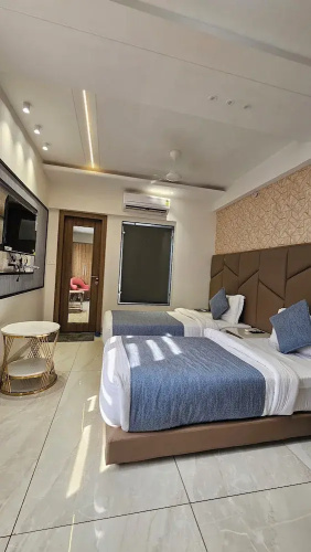 Hotel Carnival