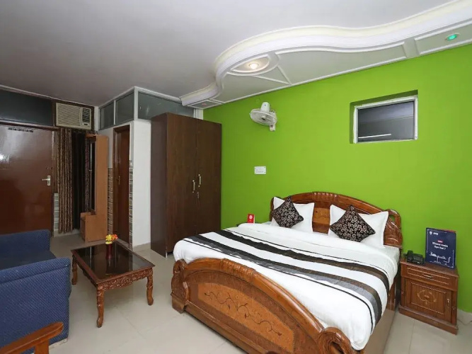 OYO 11063 Hotel Suncity