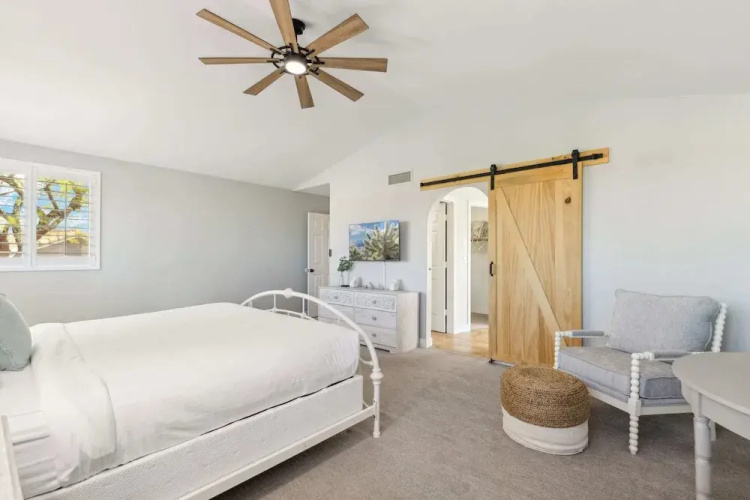 Spacious Retreat With Pool & Golf Course View!