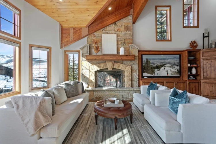 5 Bedrooms Cottage