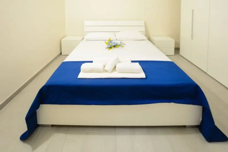 5 Bedrooms Villa