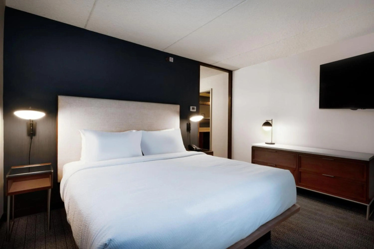 Courtyard by Marriott Columbus Airport