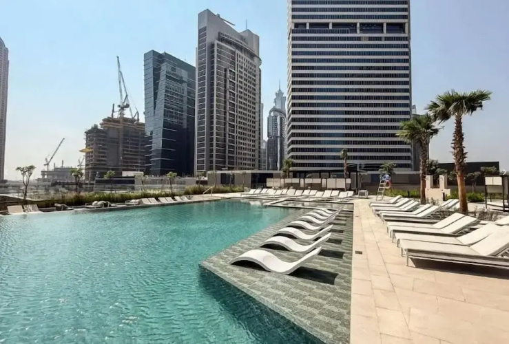Luxury 2BR in Peninsula One by Bespoke