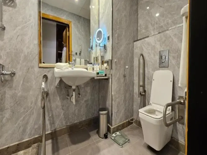 Sextuple Family Suite