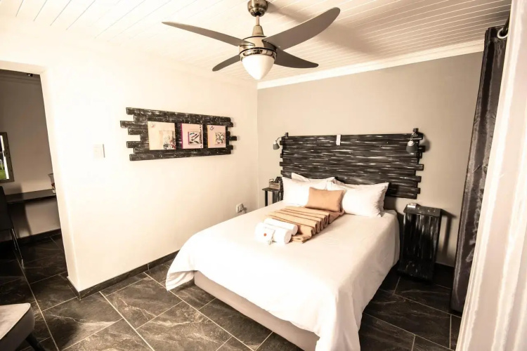 Oppiplot Guest House