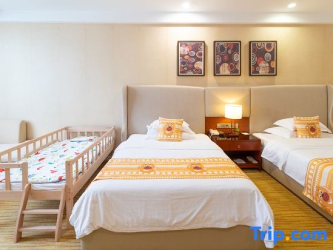 Standard Twin Family room