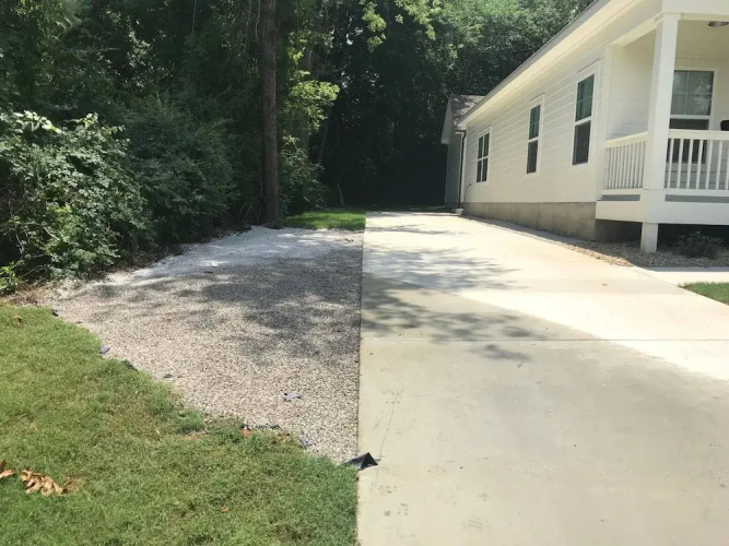 Clean & Serene House + Studio - Easy On/off I-40